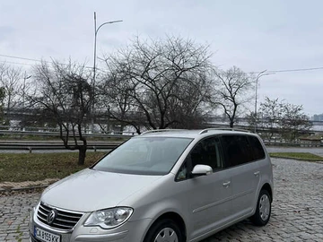 Авто Volkswagen Touran 2009 № 8220064