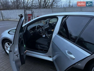 Авто Volkswagen Golf 2013 № 8220106