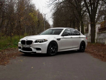 Авто BMW M5 2012 № 8220534
