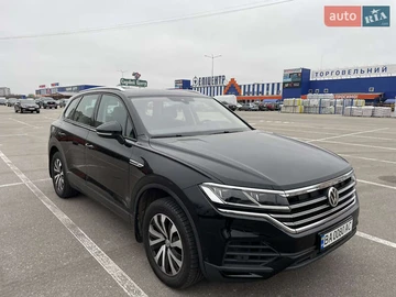 Авто Volkswagen Touareg 2019 № 8220541