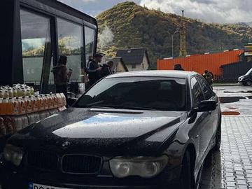 Авто BMW 7 Series 2003 № 8221030
