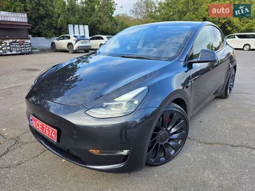 Авто Tesla Model Y 2024 № 8221541