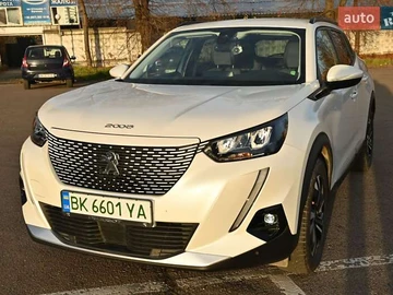 Авто Peugeot E-2008 2021 № 8221820
