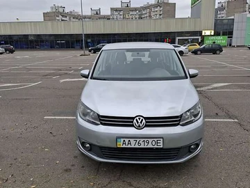 Авто Volkswagen Touran 2010 № 8222205