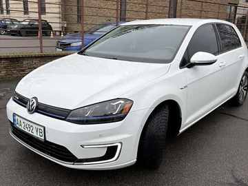 Авто Volkswagen E-Golf 2016 № 8222610