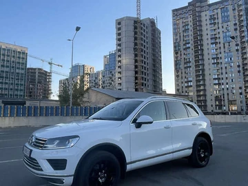 Авто Volkswagen Touareg 2015 № 8223351