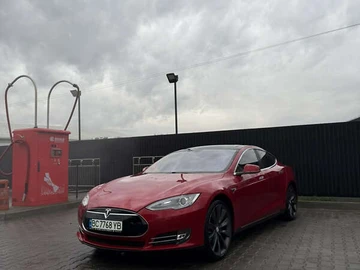 Авто Tesla Model S 2013 № 8225108