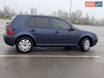 Авто Volkswagen Golf 2000 № 8225396
