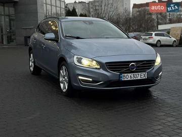 Авто Volvo V60 2016 № 8225891
