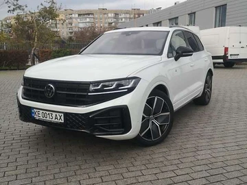 Авто Volkswagen Touareg 2024 № 8227235