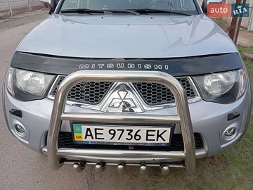 Авто Mitsubishi L 200 2011 № 8227437