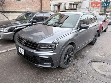 Авто Volkswagen Tiguan 2020 № 8227474