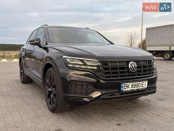 Авто Volkswagen Touareg 2018 № 8227495