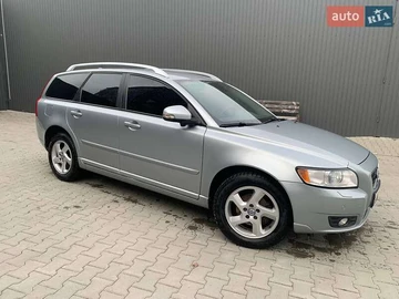 Авто Volvo V50 2012 № 8228425
