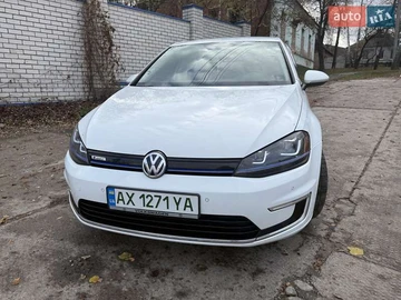 Авто Volkswagen E-Golf 2015 № 8228608