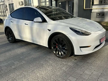 Авто Tesla Model Y 2023 № 8229008
