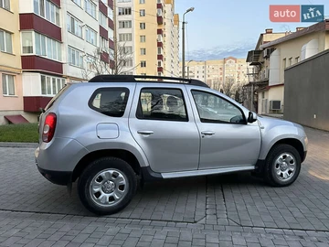 Авто Renault Duster 2010 № 8229408