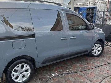 Авто Renault Express 2024 № 8231328