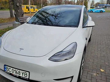 Авто Tesla Model Y 2023 № 8231359