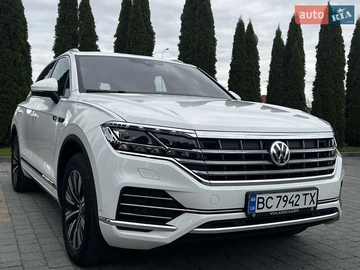 Авто Volkswagen Touareg 2018 № 8231495