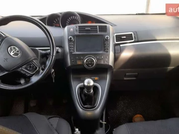 Авто Toyota Verso 2017 № 8231584