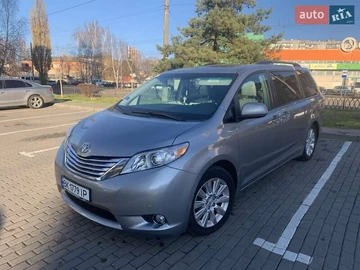 Авто Toyota Sienna 2010 № 8231673