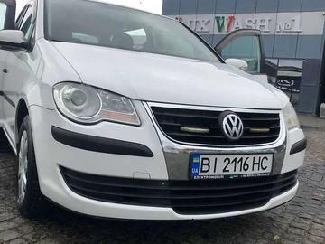 Авто Volkswagen Touran 2009 № 8231970
