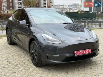 Авто Tesla Model Y 2024 № 8232167