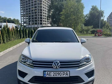Авто Volkswagen Touareg 2016 № 8233011