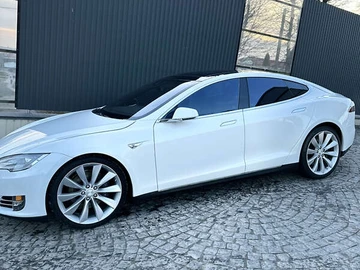 Авто Tesla Model S 2015 № 8234144