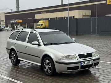 Авто Skoda Octavia 2002 № 8235125