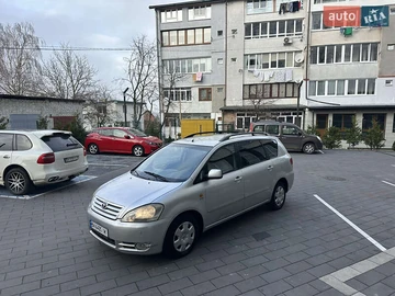 Авто Toyota Avensis Verso 2001 № 8235142