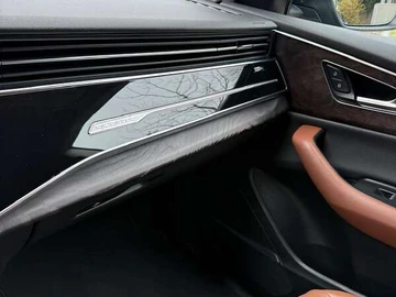 Авто Audi Q8 2019 № 8235549