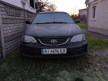 Авто Toyota Avensis 2002 № 8236001