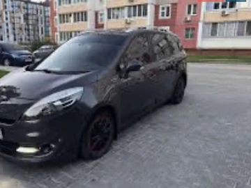 Авто Renault Grand Scenic 2013 № 8236091