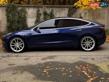 Авто Tesla Model 3 2018 № 8236443