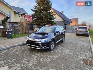 Авто Mitsubishi Outlander 2020 № 8236492