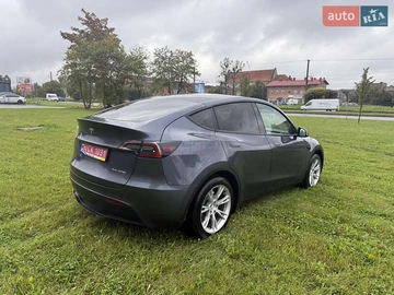 Авто Tesla Model Y 2023 № 8236799
