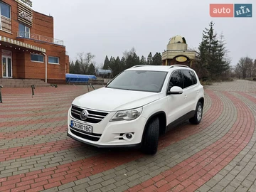 Авто Volkswagen Tiguan 2009 № 8236836