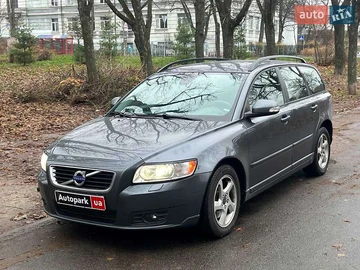 Авто Volvo V50 2011 № 8237008