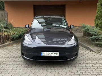 Авто Tesla Model Y 2024 № 8237272