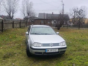 Авто Volkswagen Golf 2000 № 8238099