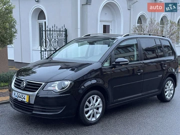 Авто Volkswagen Touran 2010 № 8238739