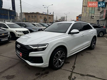 Авто Audi Q8 2021 № 8239044