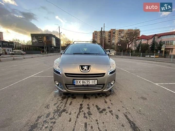 Авто Peugeot 5008 2012 № 8239295
