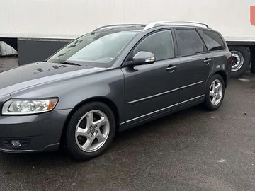 Авто Volvo V50 2012 № 8239313