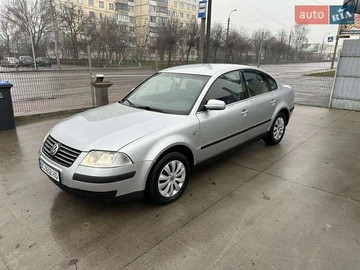 Авто Volkswagen Passat 2001 № 8239708