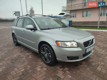 Авто Volvo V50 2010 № 8239819