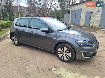 Авто Volkswagen E-Golf 2017 № 8239932