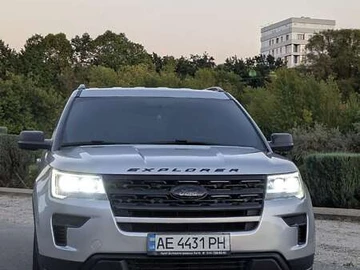 Авто Ford Explorer 2018 № 8240300